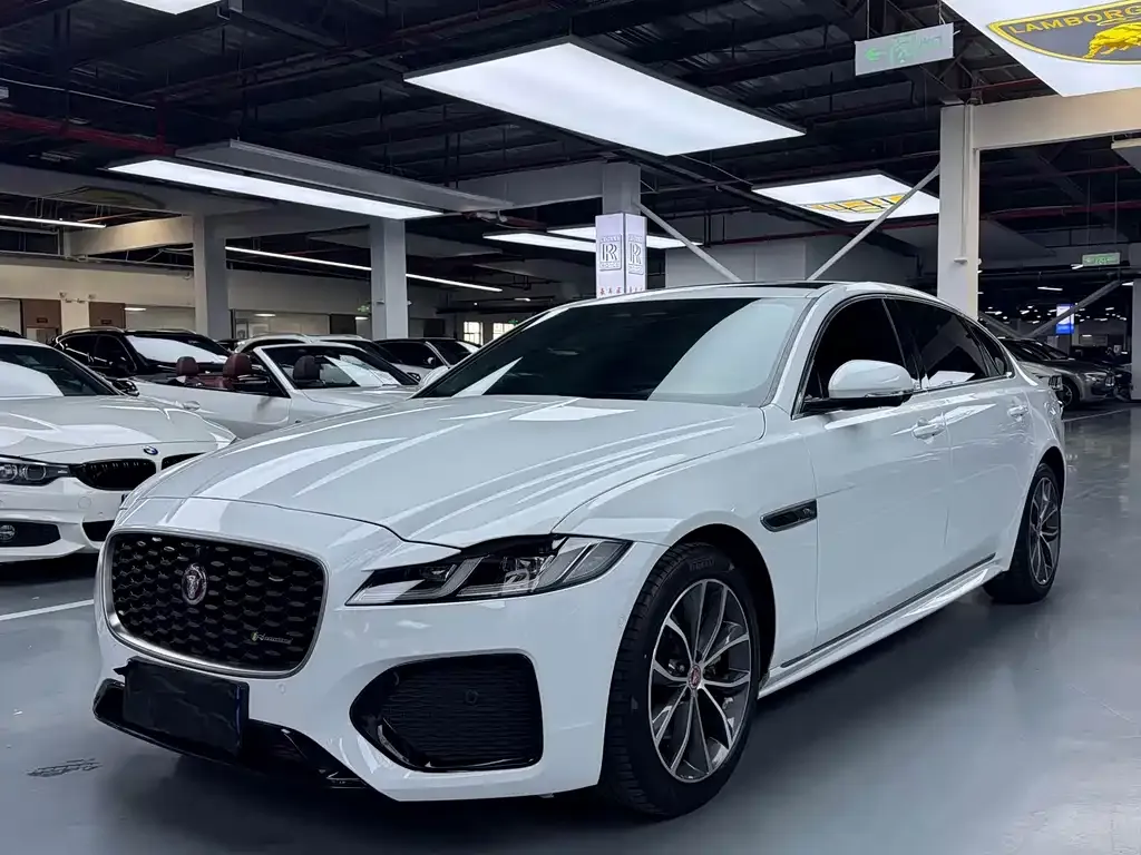 Jaguar XFL — фото 1