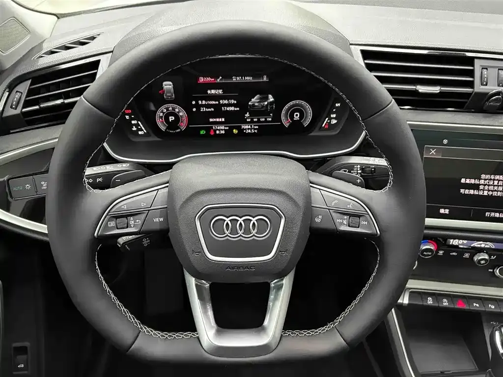 Audi Q3 — фото 6