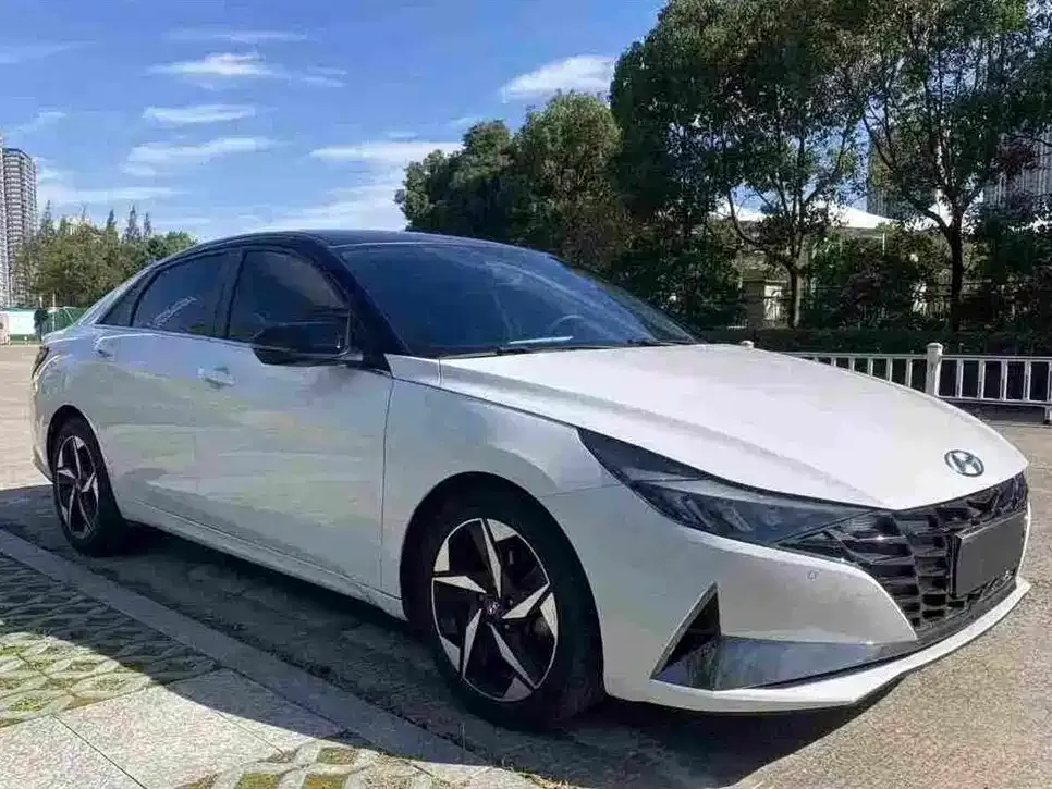 Hyundai Elantra — фото 9