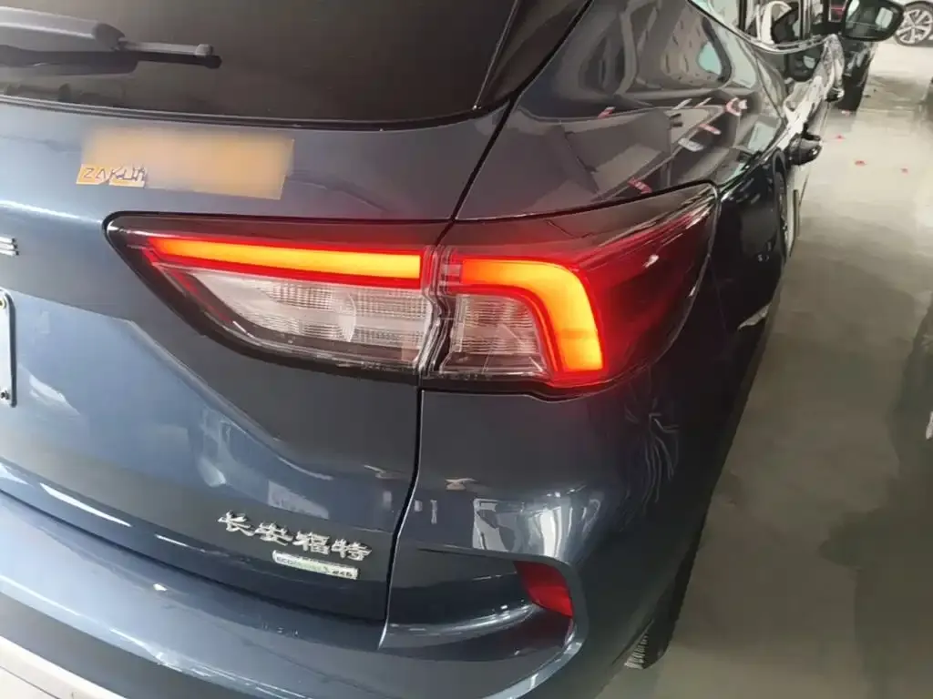 Ford Escape 2022 из CN, фото 3