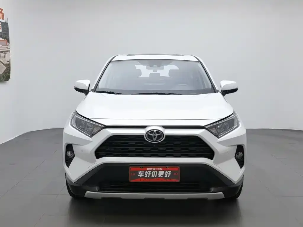 Toyota RAV4 — фото 5
