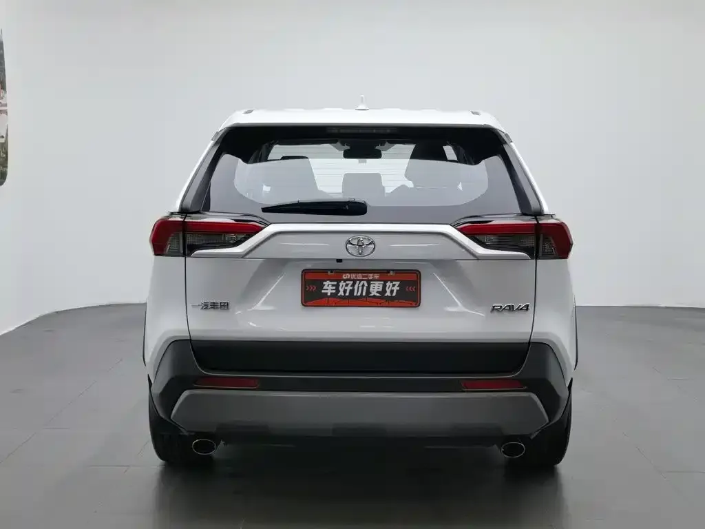 Toyota RAV4 — фото 4