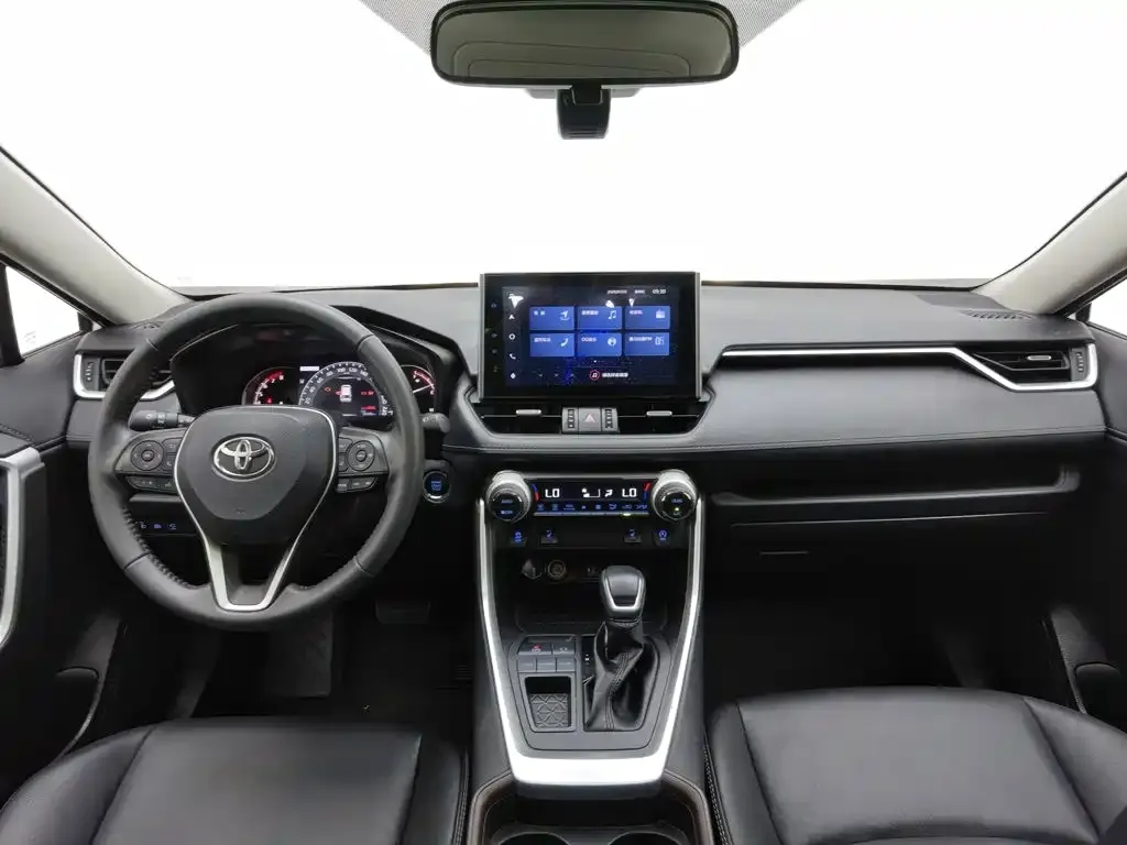 Toyota RAV4 — фото 6