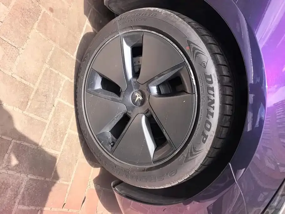 Tesla Model 3 — фото 3
