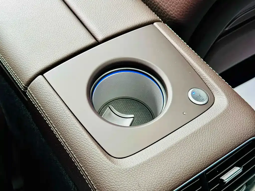 Mercedes-Benz GLS — фото 6