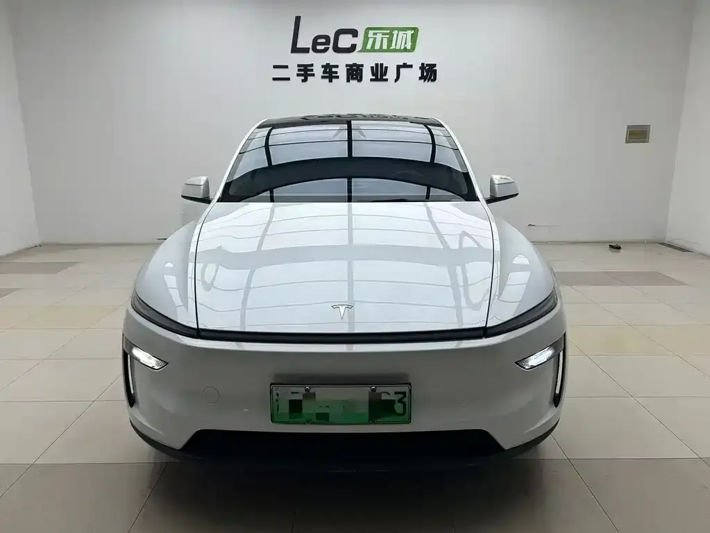 Tesla Model Y — фото 5
