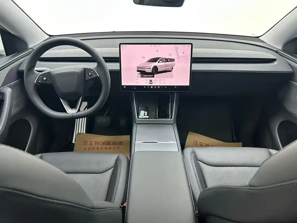 Tesla Model Y — фото 8