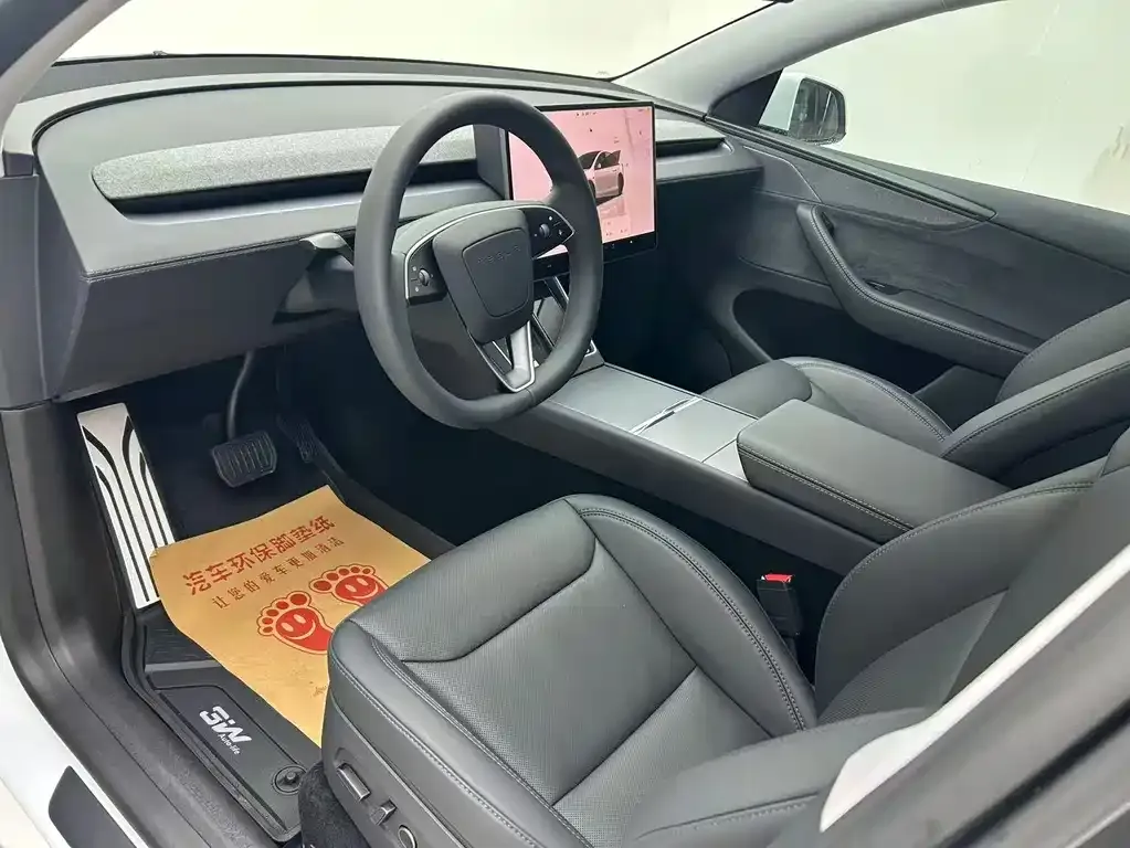 Tesla Model Y — фото 9