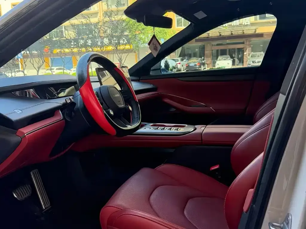 Xiaomi SU7 — фото 2