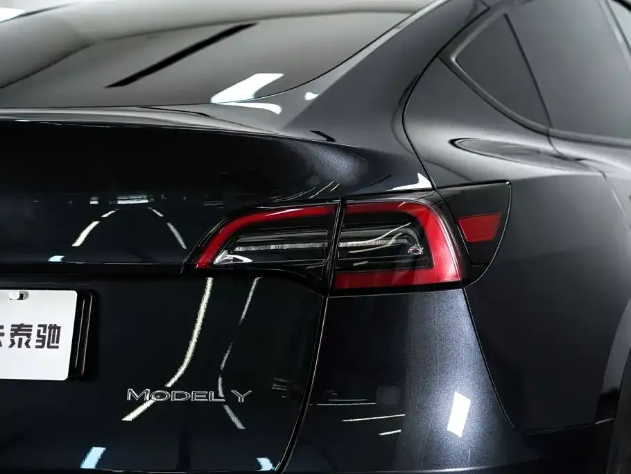 Tesla Model Y — фото 5