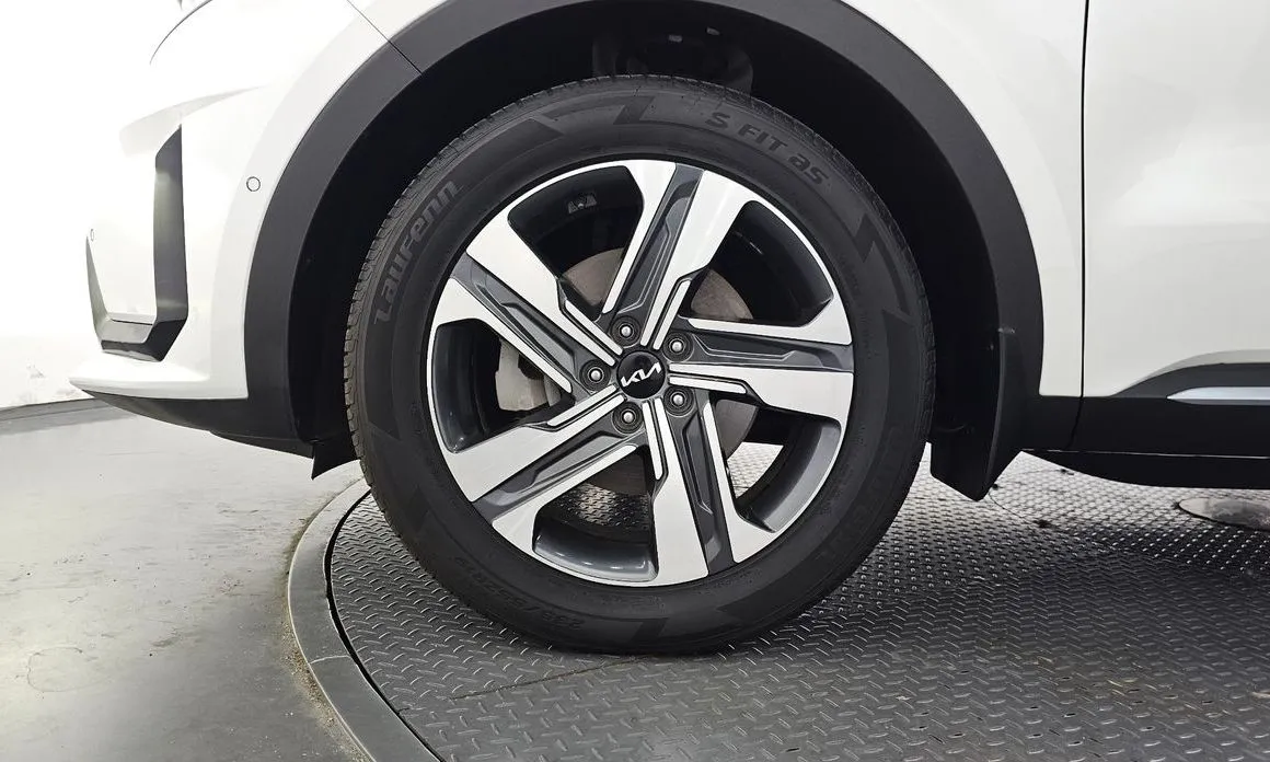 Kia Sorento — фото 9