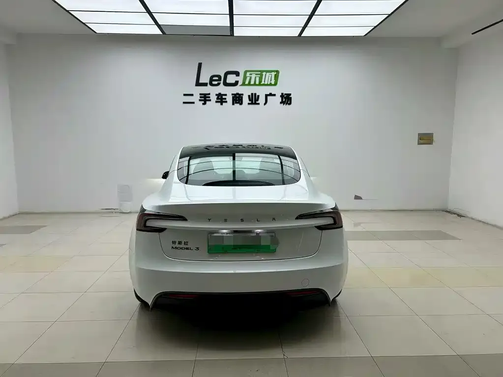 Tesla Model 3 — фото 2