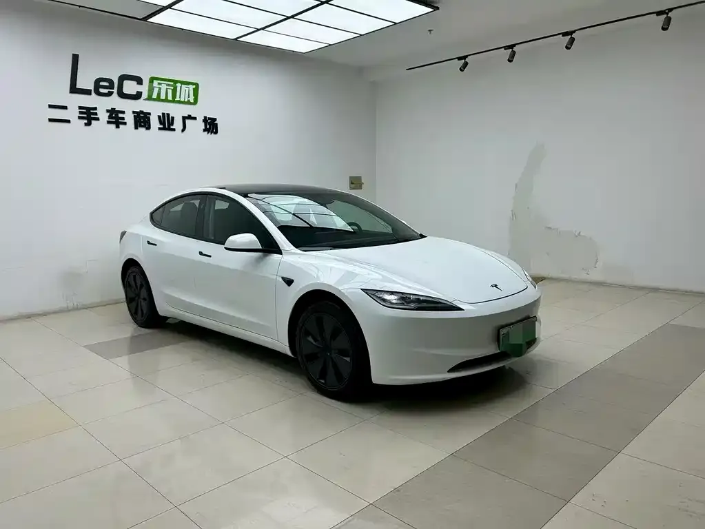 Tesla Model 3 — фото 7