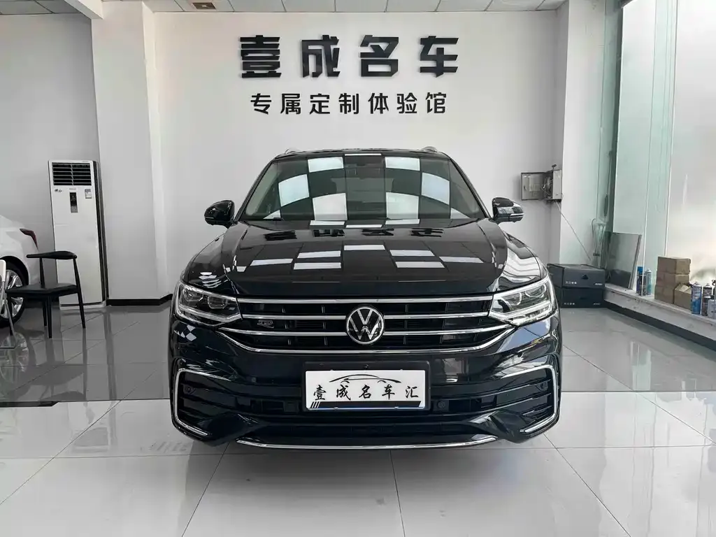 Volkswagen Tiguan L — фото 3