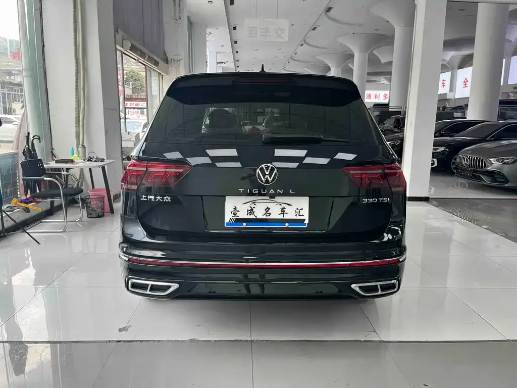 Volkswagen Tiguan L — фото 10