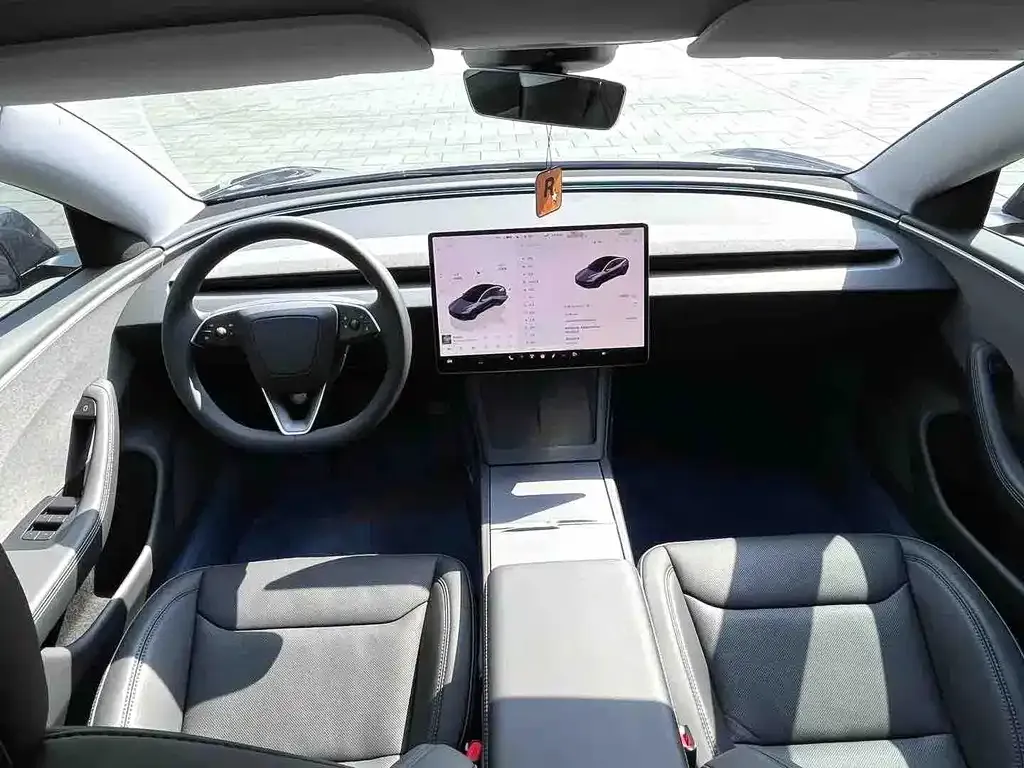 Tesla Model 3 — фото 7