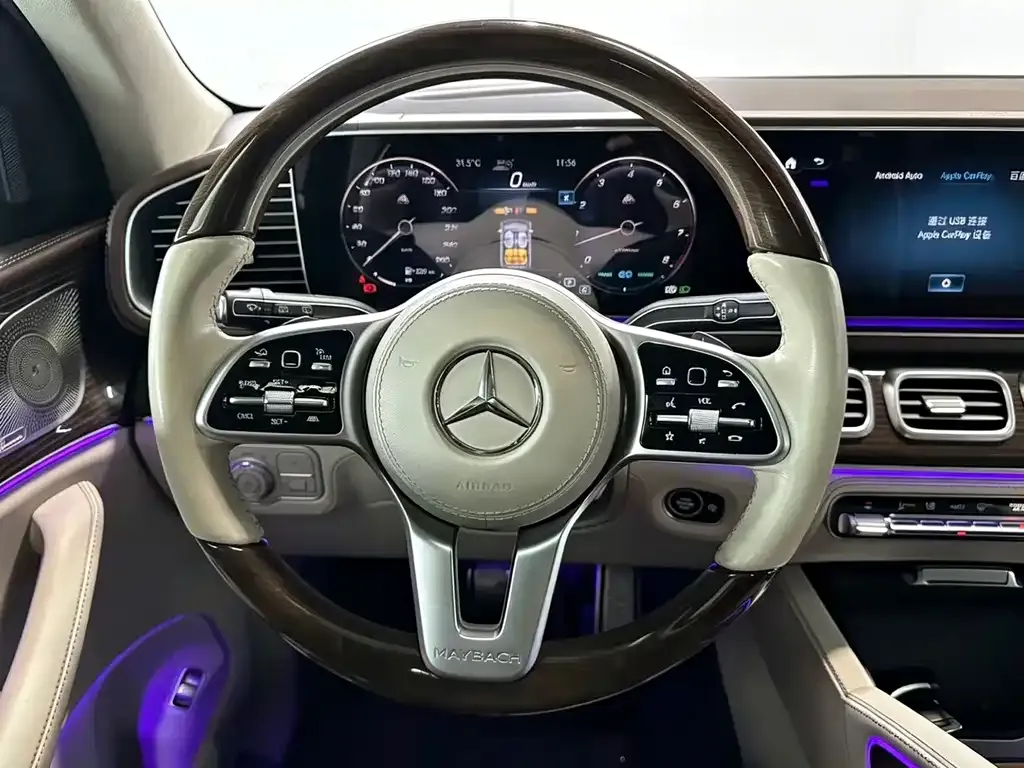 Mercedes-Benz GLS — фото 6