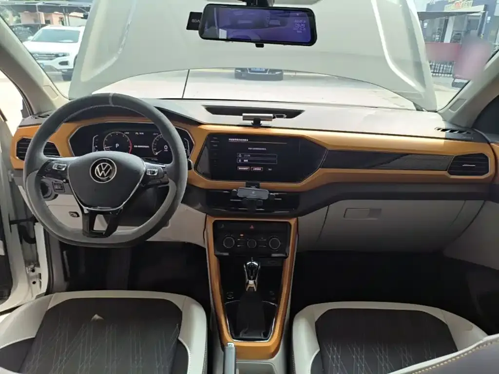 Volkswagen T-Cross — фото 8