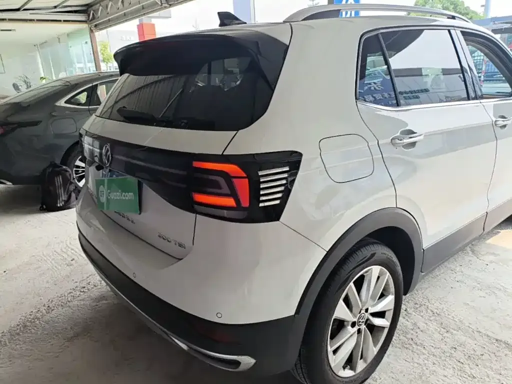 Volkswagen T-Cross — фото 10