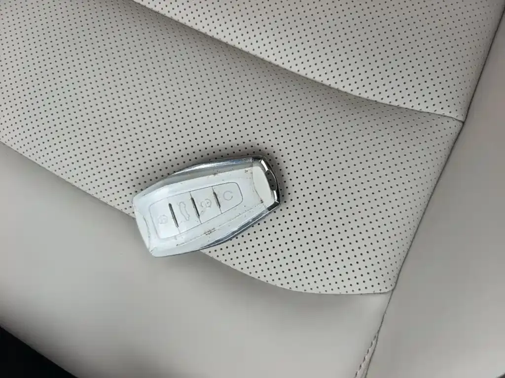 Geely Icon — фото 4