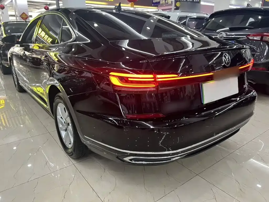 Volkswagen Passat — фото 8