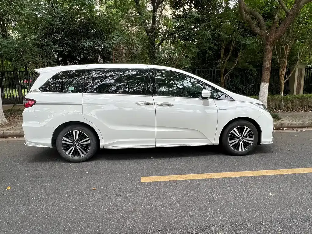 Honda Odyssey — фото 9