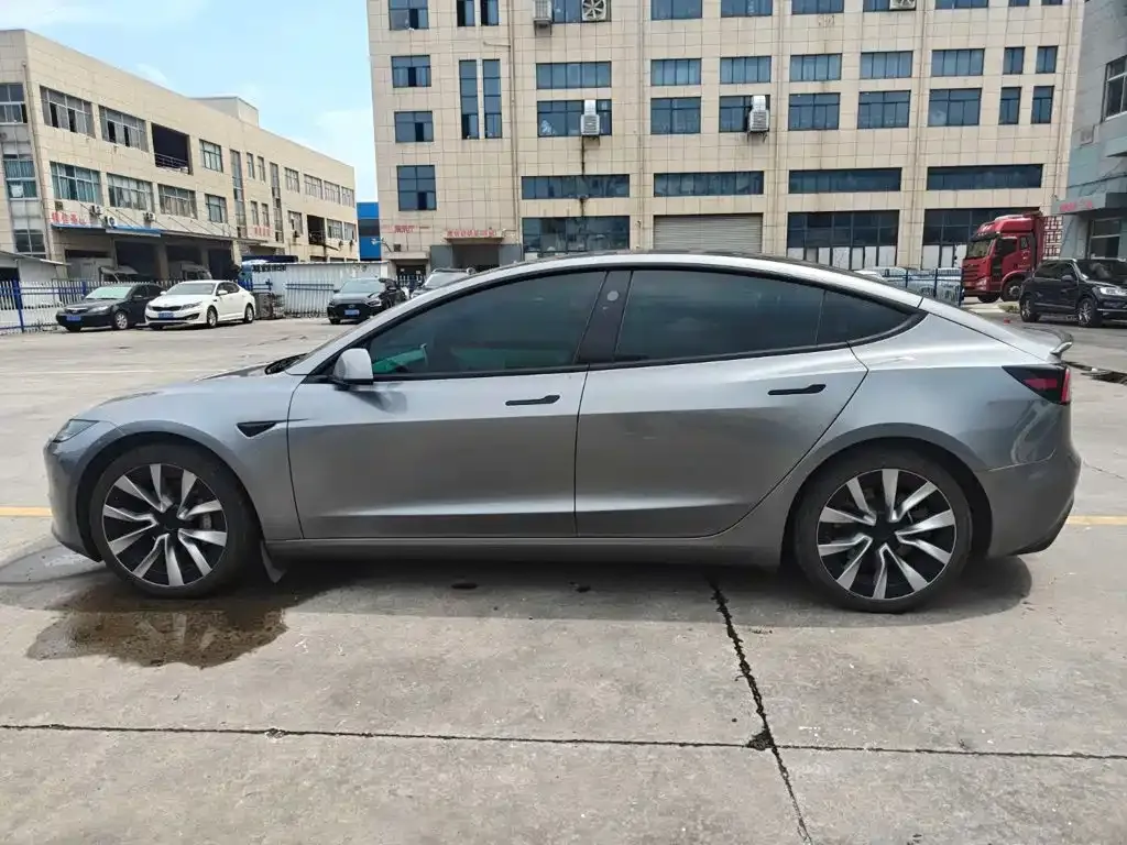 Tesla Model 3 — фото 6