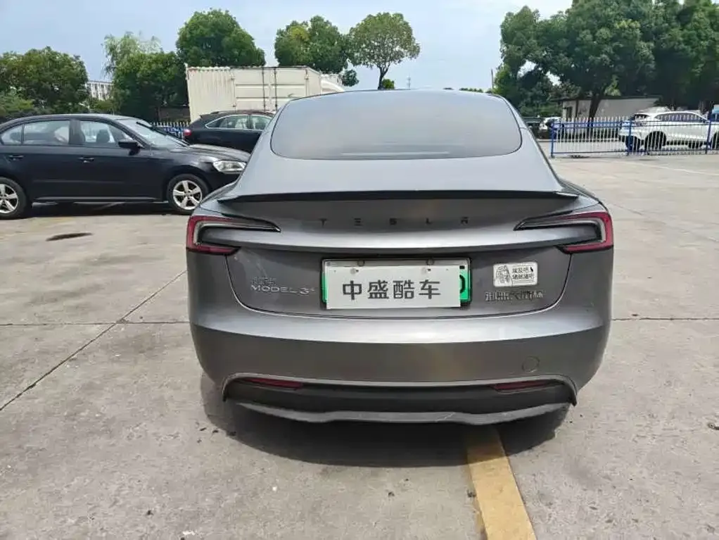 Tesla Model 3 — фото 9