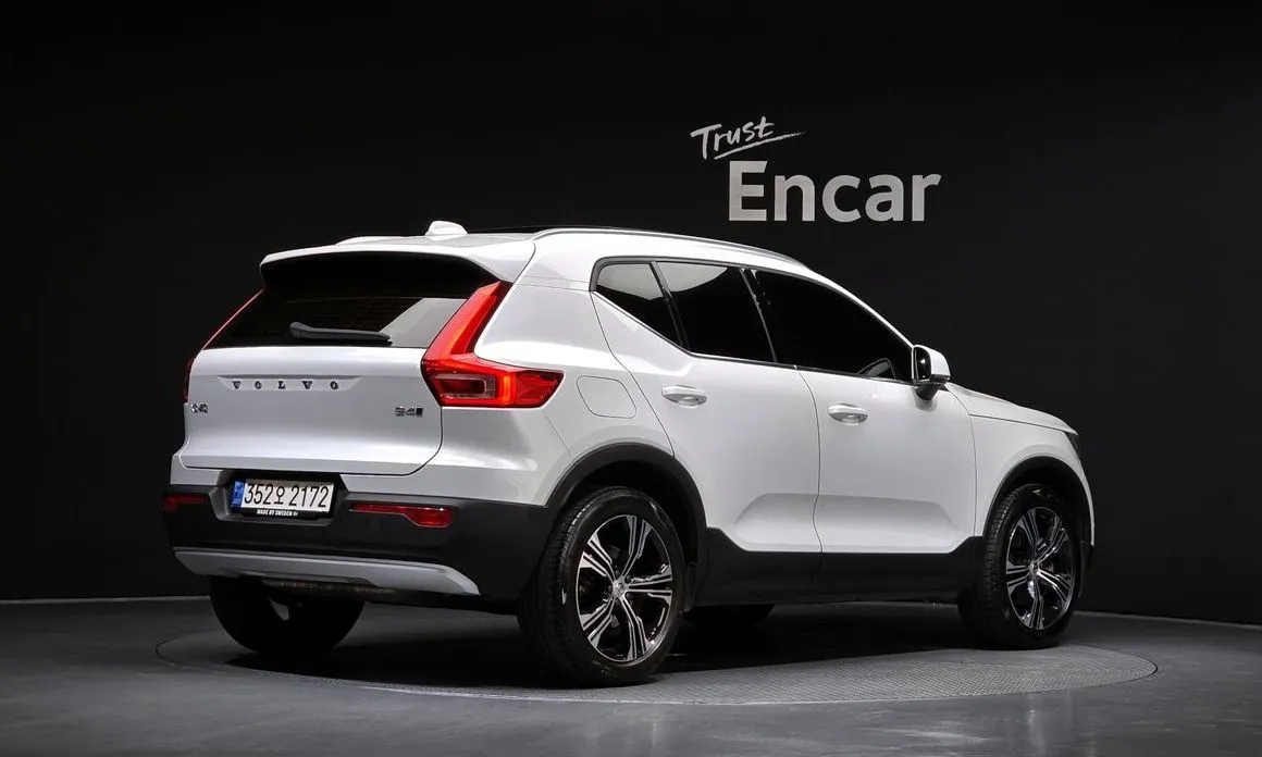 Volvo XC40 — фото 2
