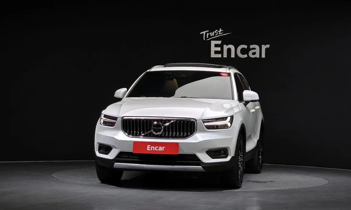 Volvo XC40 — фото 5