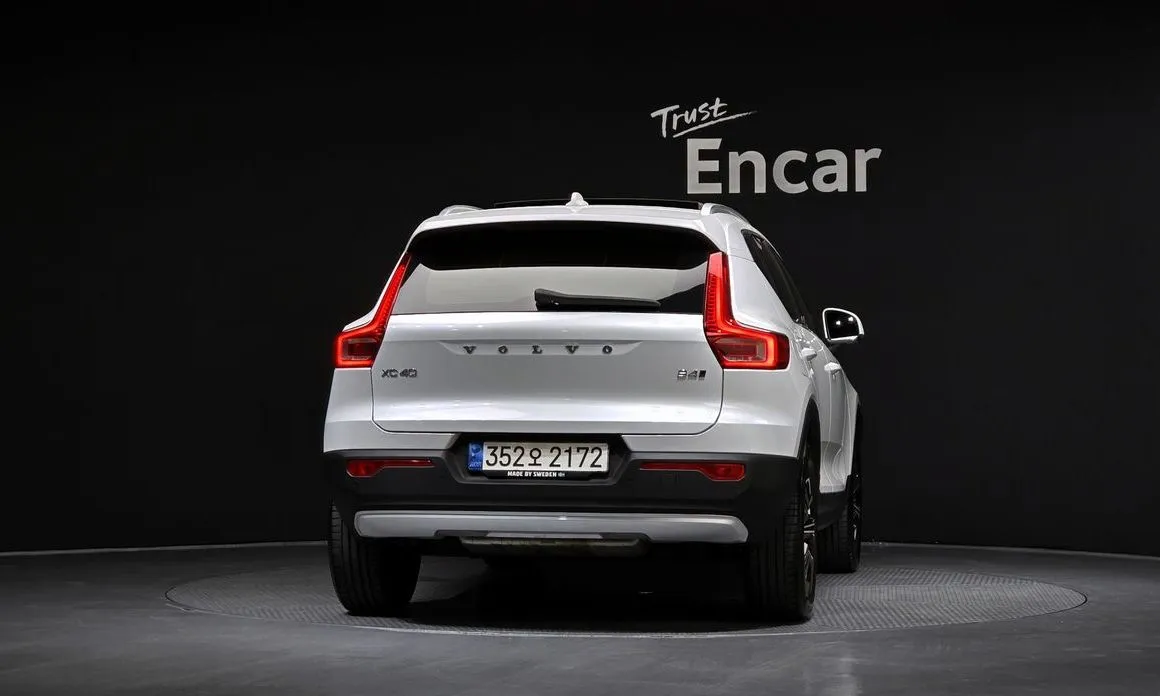 Volvo XC40 — фото 3