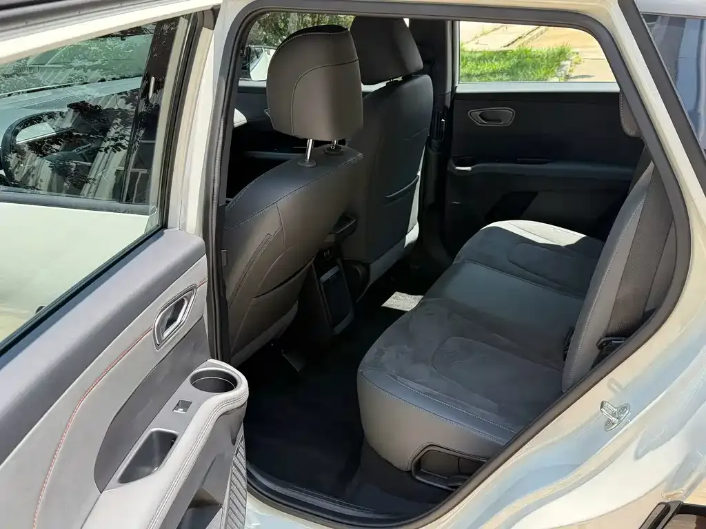 Hyundai EO — фото 10