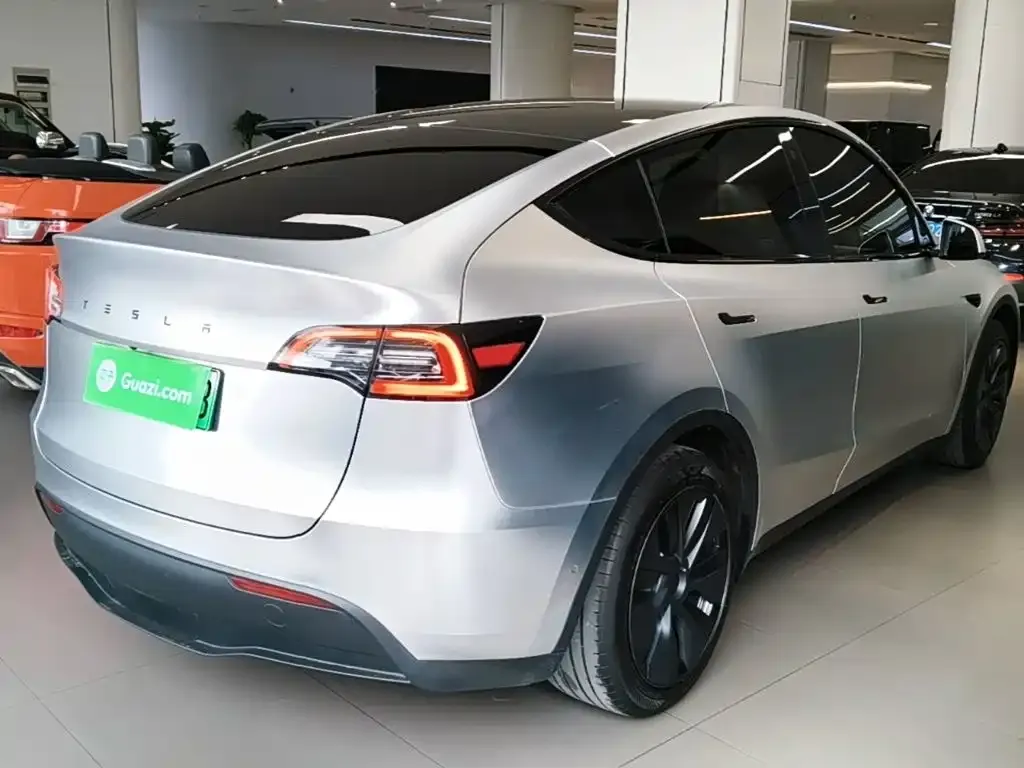 Tesla Model Y — фото 4