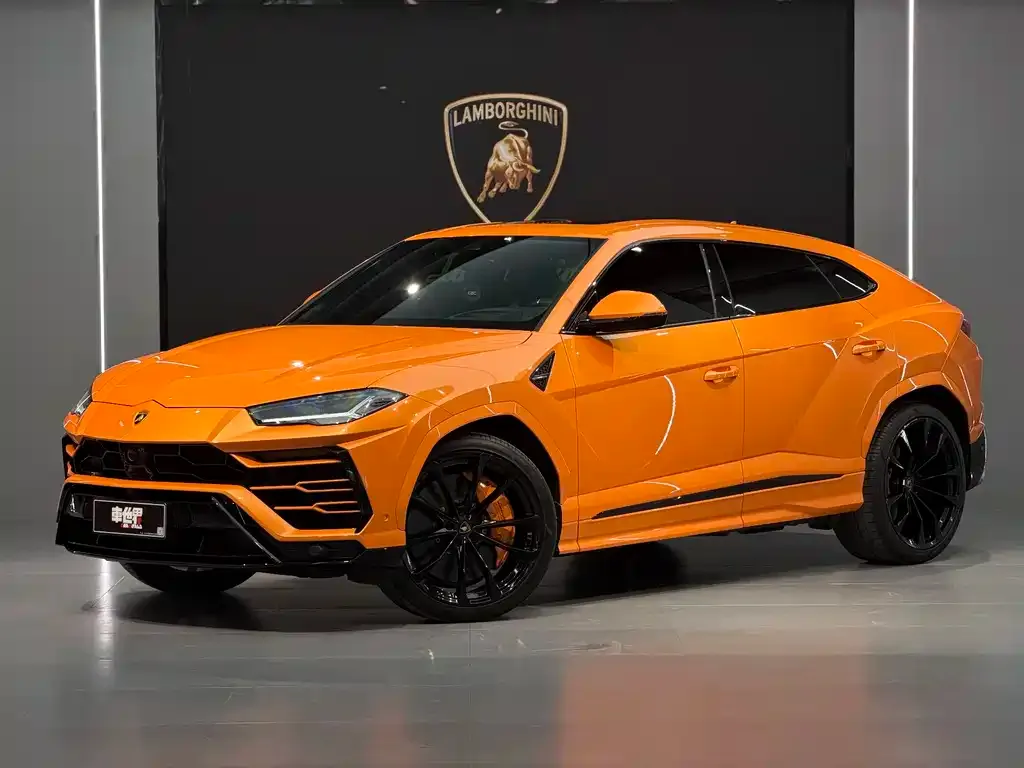 Lamborghini Urus — фото 1