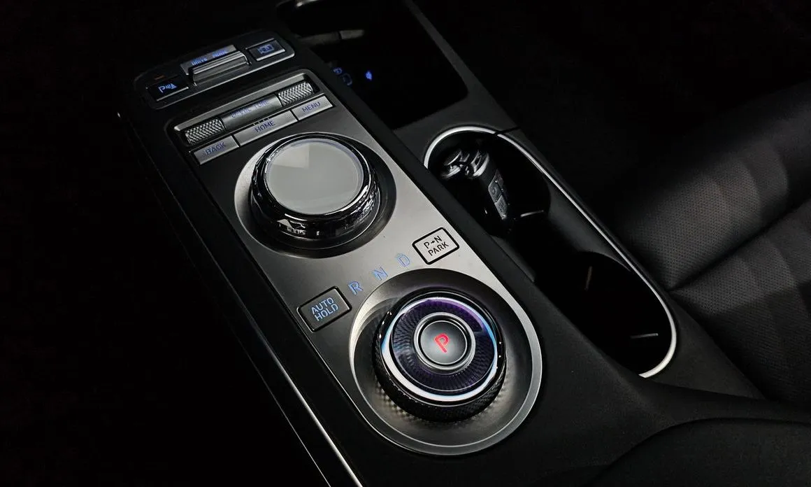 Genesis GV70 — фото 9