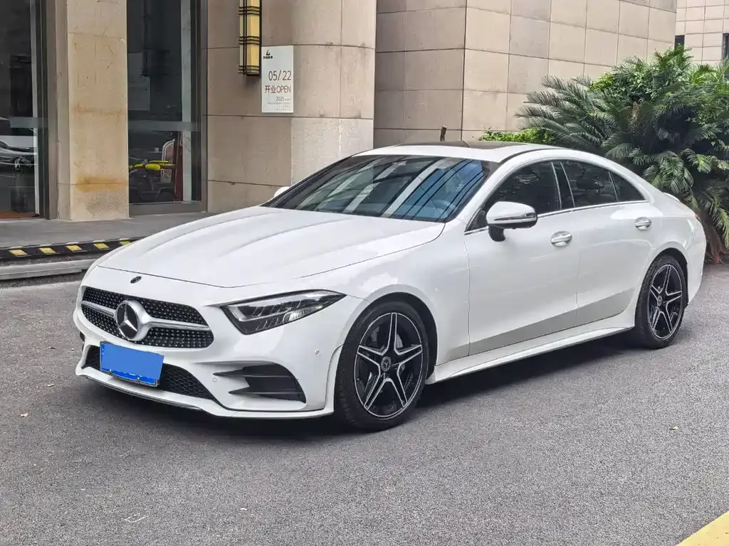 Mercedes-Benz CLS — фото 1
