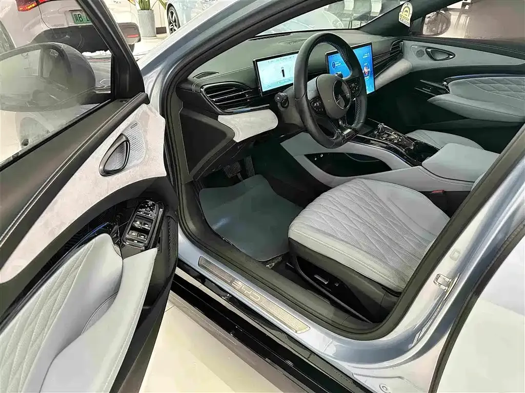 BYD Seal — фото 3