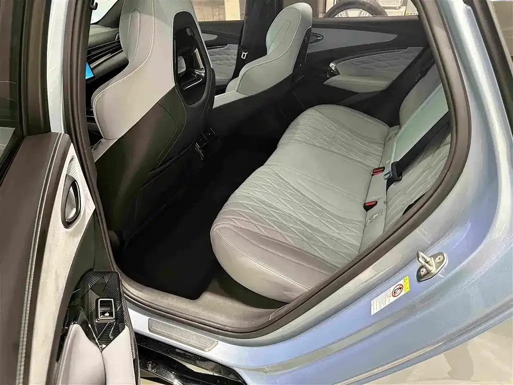 BYD Seal — фото 10