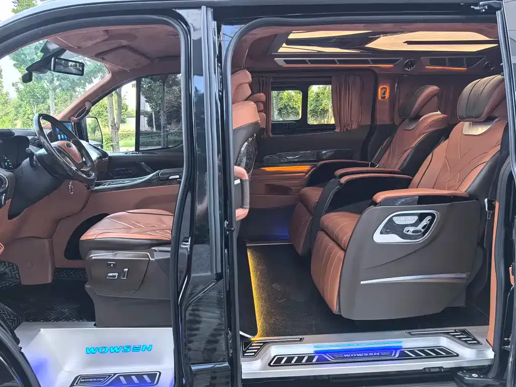 Ford Tourneo 2023 из CN, фото 2