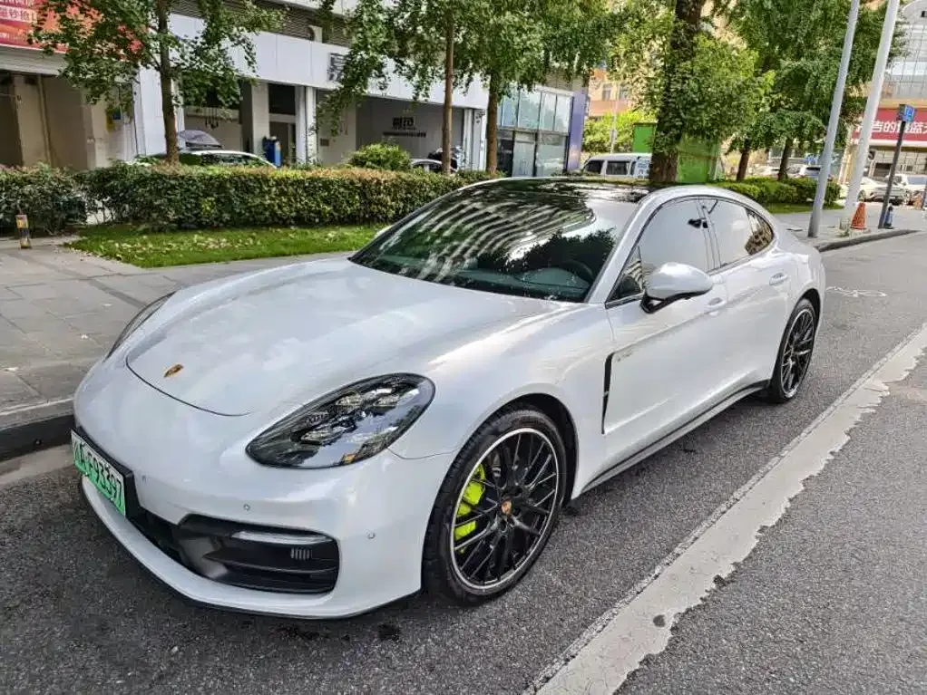 Porsche Panamera Hybrid — фото 1