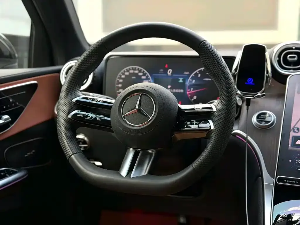 Mercedes-Benz GLC — фото 9