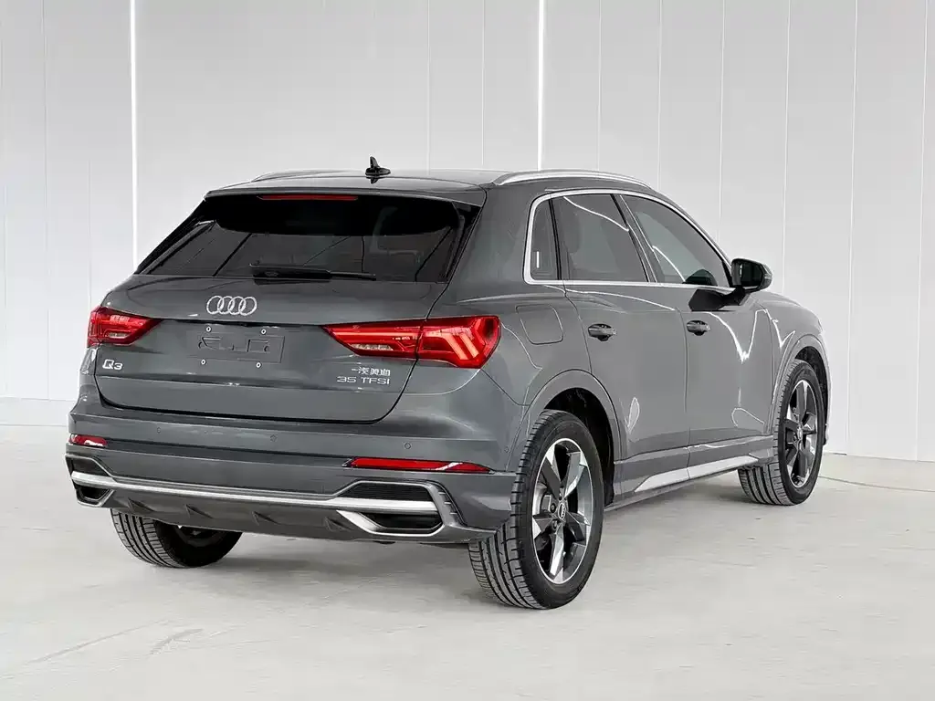 Audi Q3 — фото 10