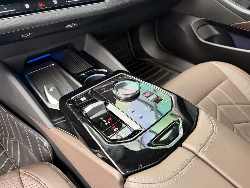 BMW 5 Series — фото 10