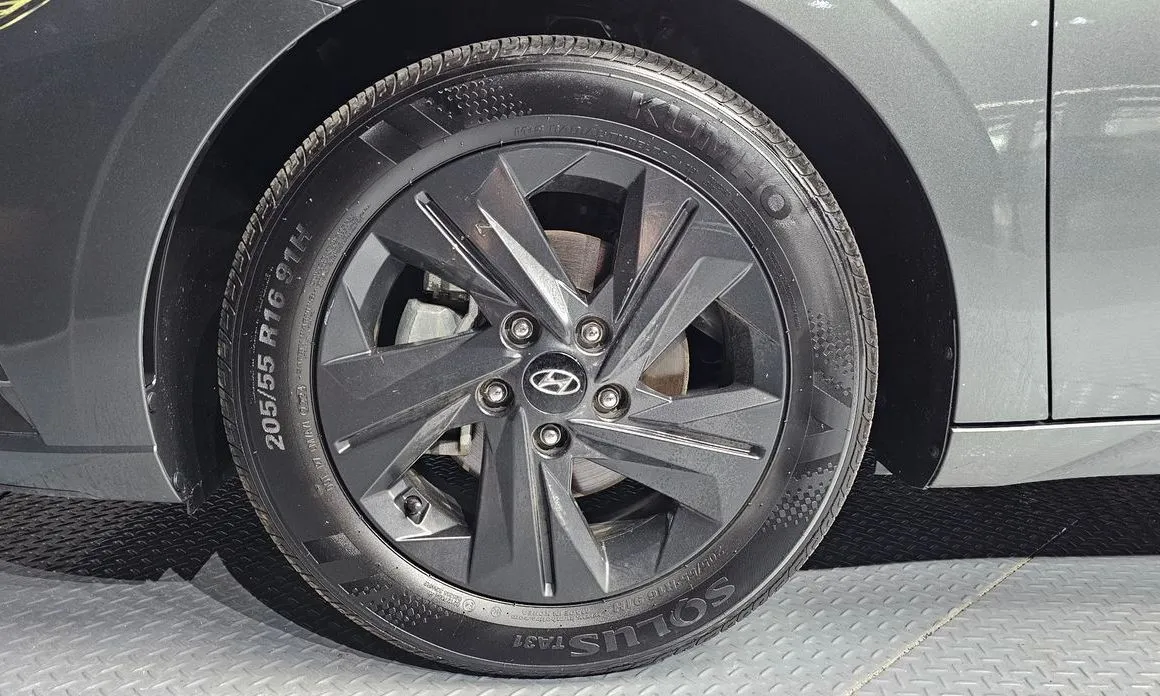 Hyundai AVANTE — фото 10
