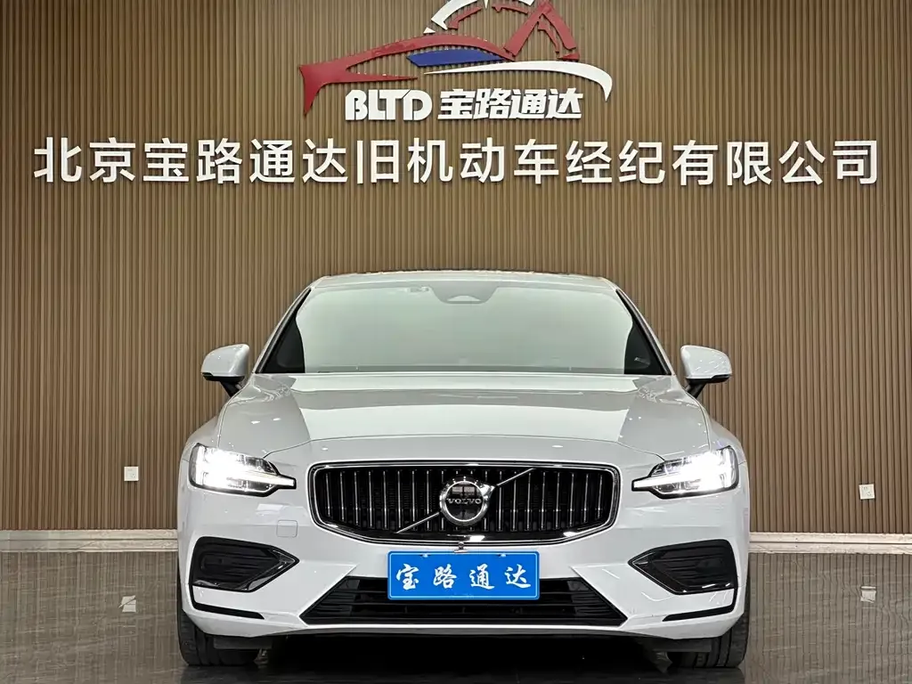 Volvo S60 — фото 2