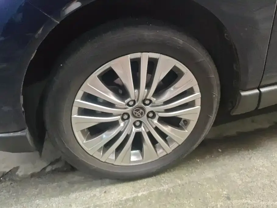 Toyota Harrier — фото 3