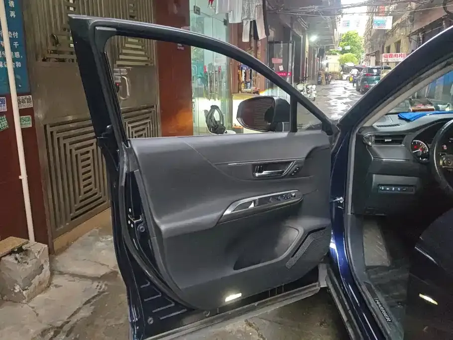 Toyota Harrier — фото 6