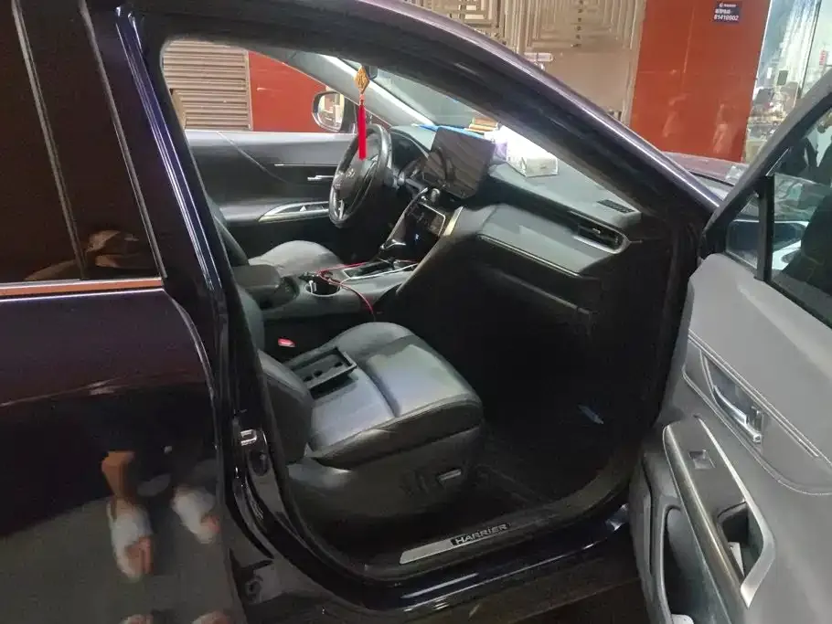 Toyota Harrier — фото 2