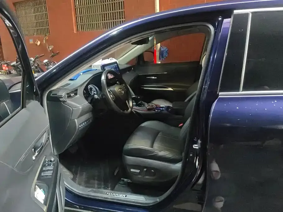 Toyota Harrier — фото 9