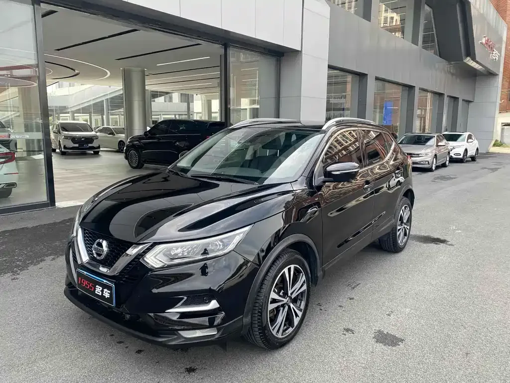 Nissan Qashqai — фото 1